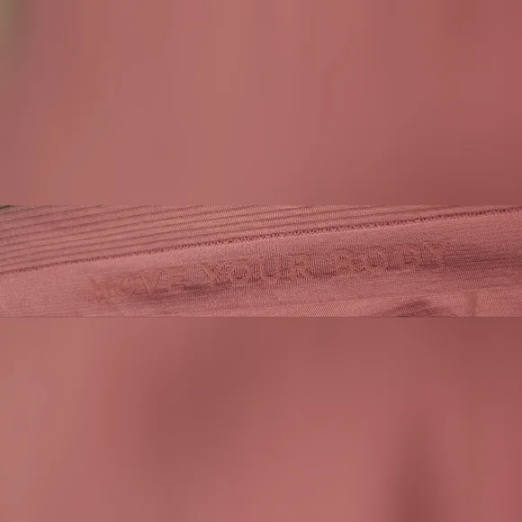 Lululemon Swiftly Tech Short Sleeve 2.0 shirt in a pink/mauve color Size 10 - Picture 6 of 8